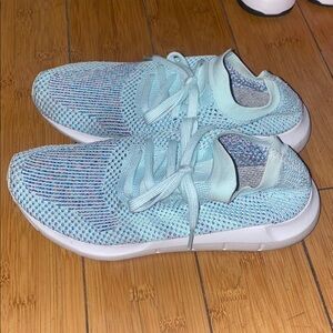 Shoes barely used / great condition